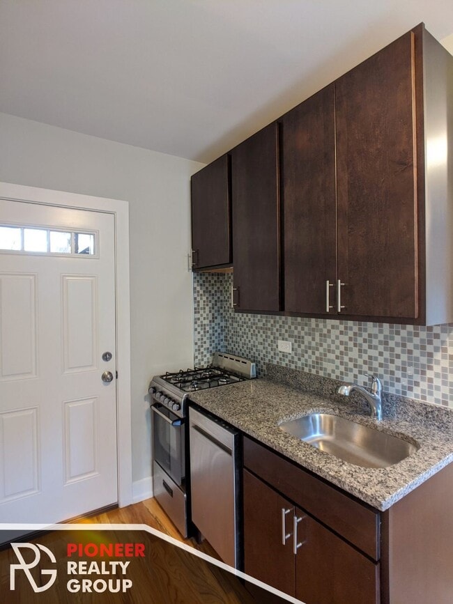 2754 N Mildred Ave, Unit 3