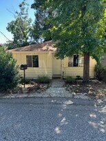 307 E Maryland Dr in Grass Valley, CA - Building Photo