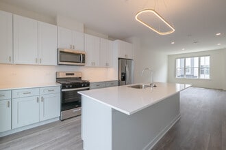 Enclave Crystal Lake Townhomes and Apartments in Crystal Lake, IL - Foto de edificio - Interior Photo