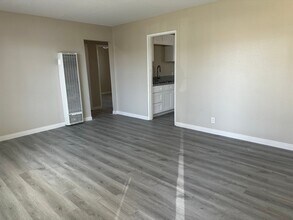1000 Meredith Dr in Bakersfield, CA - Building Photo - Building Photo
