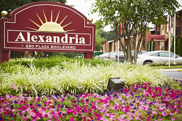 Alexandria Apartments in Morrisville, PA - Foto de edificio