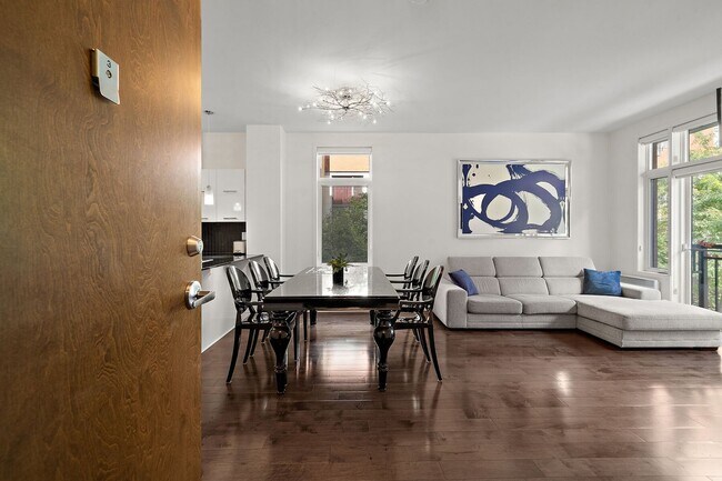 2284 Rue Victoria in Lachine, QC - Building Photo - Building Photo