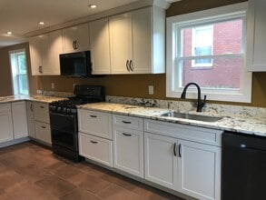 1430 Simona Dr in Pittsburgh, PA - Building Photo - Building Photo