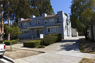 1501 Forest View Ave in Burlingame, CA - Building Photo - Building Photo