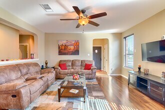 505 Willow Walk Dr in Pflugerville, TX - Building Photo - Building Photo