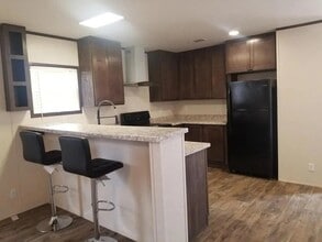 705 Ryan Ave in Odessa, TX - Building Photo - Building Photo