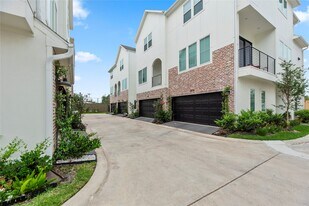3075 Hicks St in Houston, TX - Building Photo