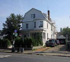 2015 Cropsey Ave Apartamentos