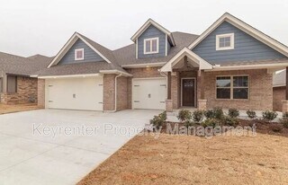 1017 NE 34th Terr in Moore, OK - Building Photo