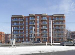 520 de la Côte-Vertu in Montréal, QC - Building Photo - Building Photo