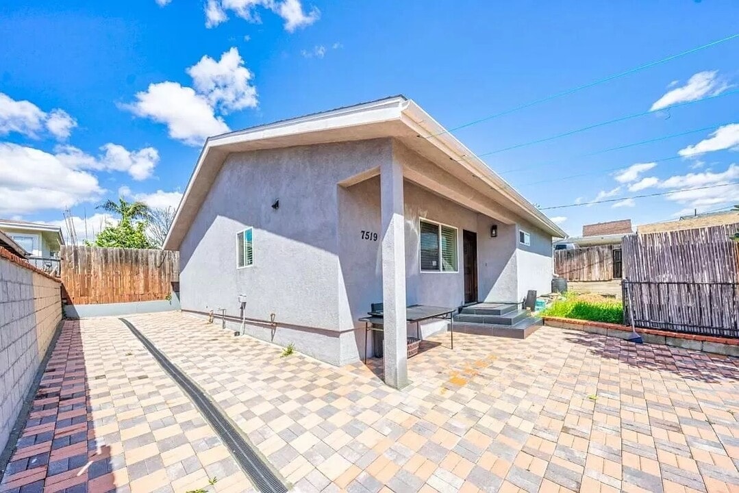 7519 Graves Ave in Rosemead, CA - Foto de edificio