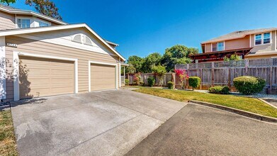 4740-4744 Starbuck Ave in Santa Rosa, CA - Building Photo - Building Photo