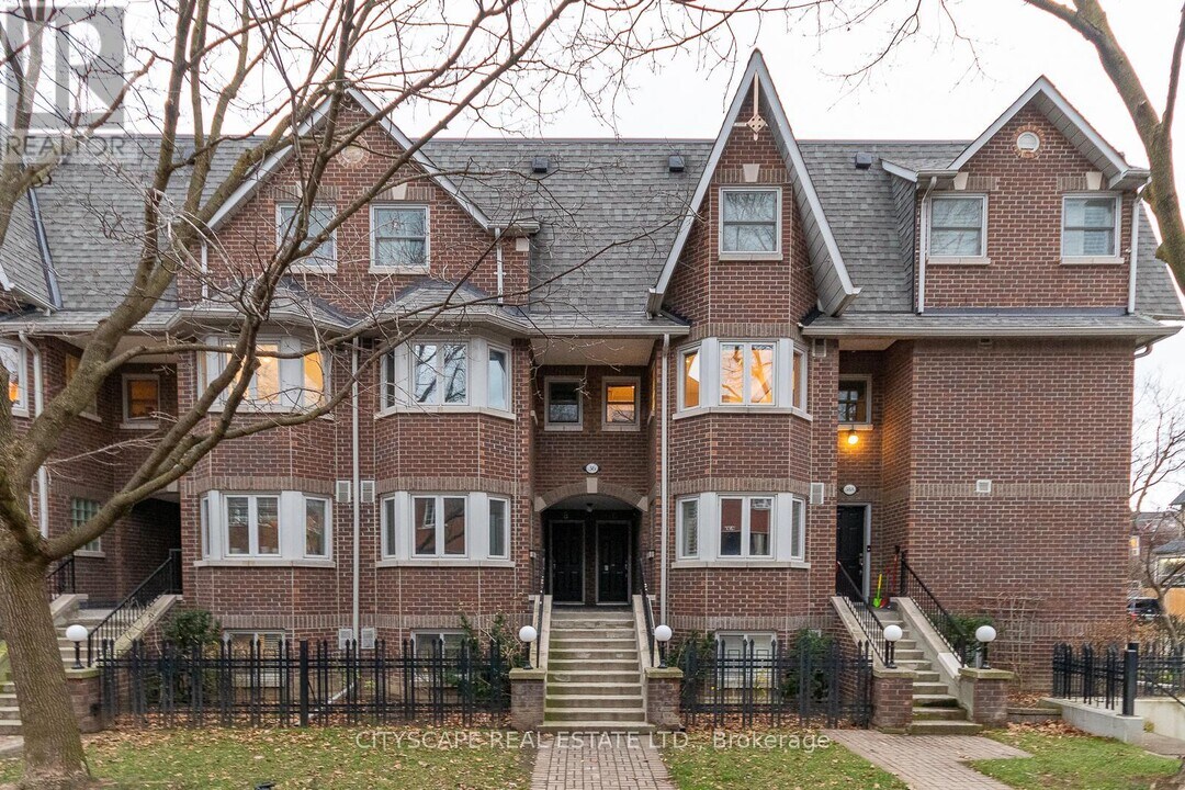 36-A Massey St in Toronto, ON - Building Photo