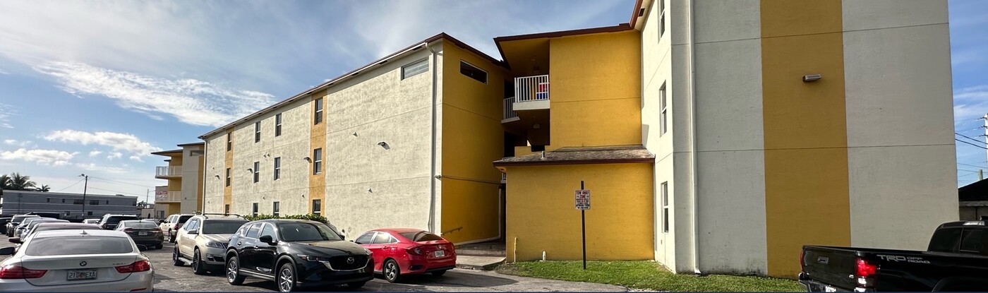 33 W Avenue A in Belle Glade, FL - Building Photo