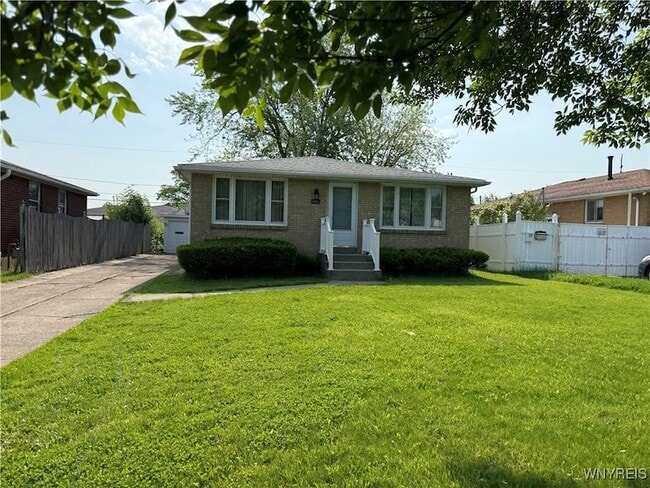 4867 N Bailey Ave
