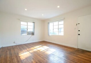 347 W Dryden St, Unit B in Glendale, CA - Foto de edificio - Building Photo