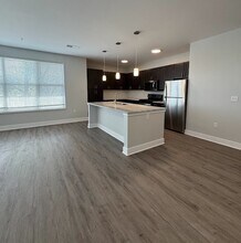 337 W Diehl Rd in Naperville, IL - Building Photo - Building Photo