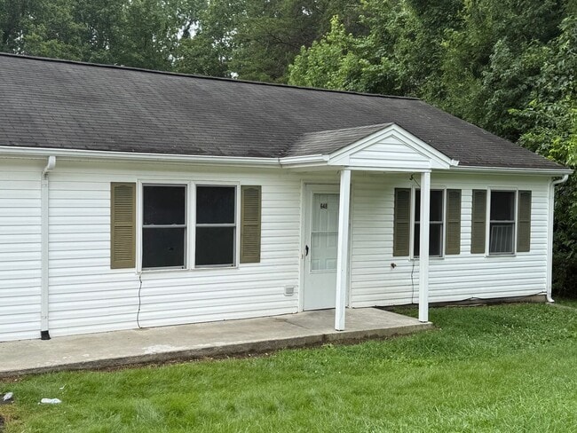 648 Lakeside Ave in Burlington, NC - Building Photo - Building Photo