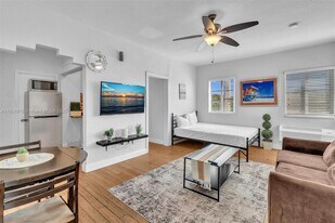 8415 Harding Ave in Miami Beach, FL - Building Photo