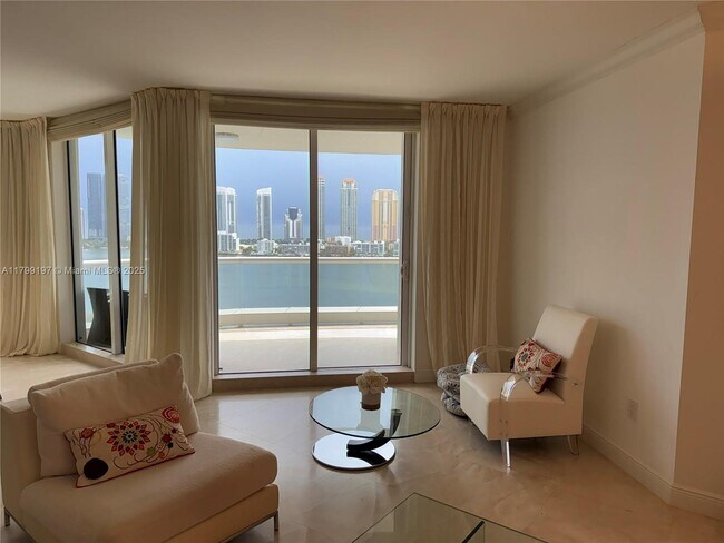 6000 Island Blvd in Aventura, FL - Building Photo - Building Photo