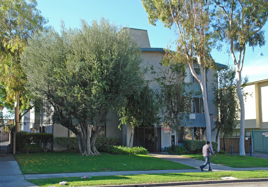 St Andrews in Los Angeles, CA - Building Photo