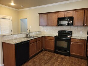 9812 Weatherford Ave in Lubbock, TX - Building Photo - Building Photo