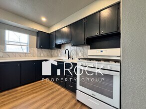 521 E Douglas Dr in Midwest City, OK - Building Photo - Building Photo