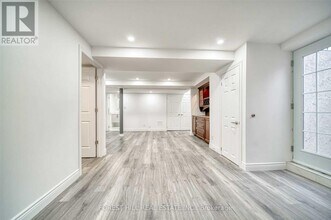 5 Baybrook Rd in Brampton, ON - Building Photo - Building Photo