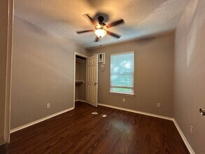 11106 Bel Air Dr in San Antonio, TX - Foto de edificio - Building Photo