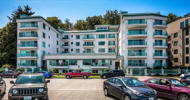 property at 1019 Harbor Ave SW