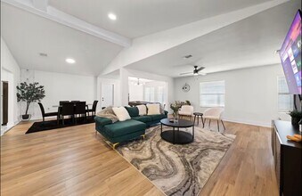 16502 Fox Knoll in San Antonio, TX - Building Photo - Building Photo