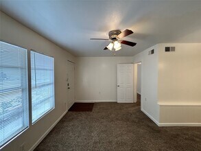 5415 Scott St in Houston, TX - Foto de edificio - Building Photo