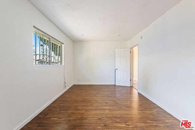 1857 W 24th St in Los Angeles, CA - Building Photo - Building Photo