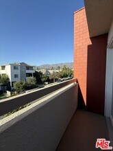 310 E Providencia Ave in Burbank, CA - Building Photo - Building Photo