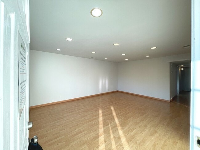 20101 Pacifica Dr in Cupertino, CA - Building Photo - Building Photo