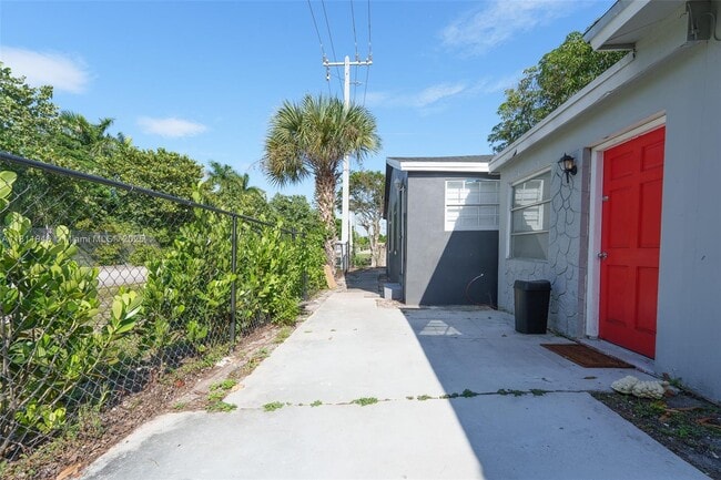 property at 11 SW 13th Ave