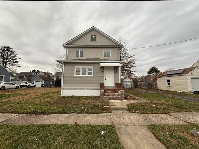 255 N 1st Ave in Manville, NJ - Building Photo - Building Photo