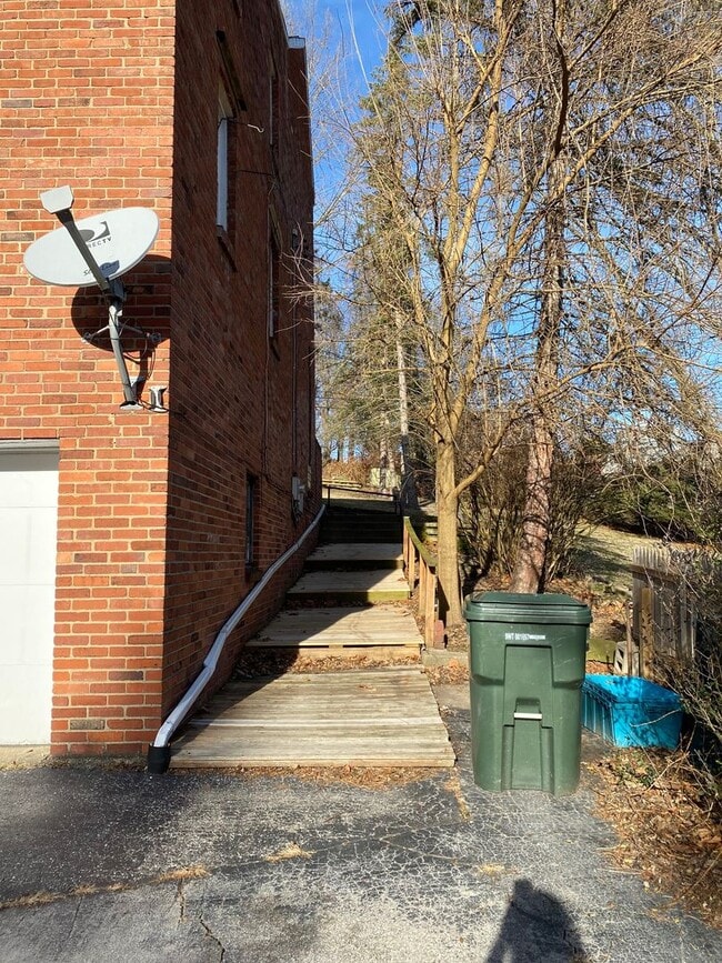 5302 Overlook Glen Dr in Pittsburgh, PA - Building Photo - Building Photo