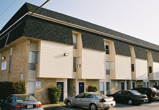 Creek Bend in Arlington, TX - Building Photo