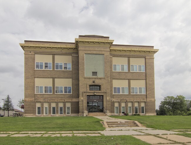 Lincoln Square Apartments in Chisholm, MN - Foto de edificio - Building Photo