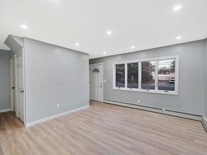 14 Titmus Dr in Mastic, NY - Building Photo - Building Photo