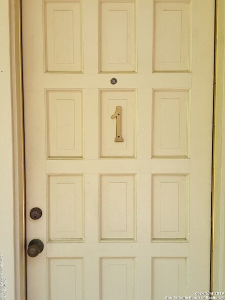 230 E Mulberry Ave in San Antonio, TX - Foto de edificio - Building Photo