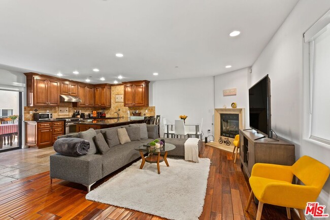 property at 1146 Hacienda Pl