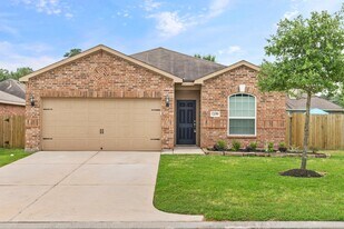 12059 Powderhorn Ln in Pinehurst, TX - Building Photo