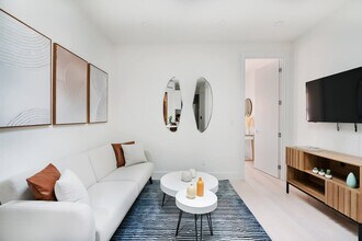 515 W 48th St in New York, NY - Building Photo - Building Photo