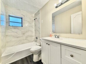 424 SW 7th St in Miami, FL - Building Photo - Building Photo