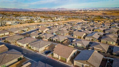 896 Market Grove Ln in Las Vegas, NV - Building Photo - Building Photo