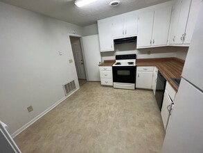 1270 Aiken Rd in Bogart, GA - Building Photo - Building Photo