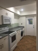 3741 NW 95th Ter in Sunrise, FL - Building Photo