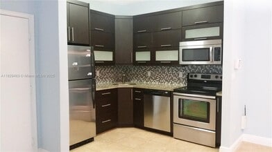 9755 W McNab Rd in Tamarac, FL - Building Photo - Building Photo